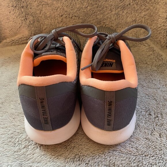Nike Flex TR 7 Training Sneakers Size 8.5 Color: Grey and Peach - Picture 2 of 4